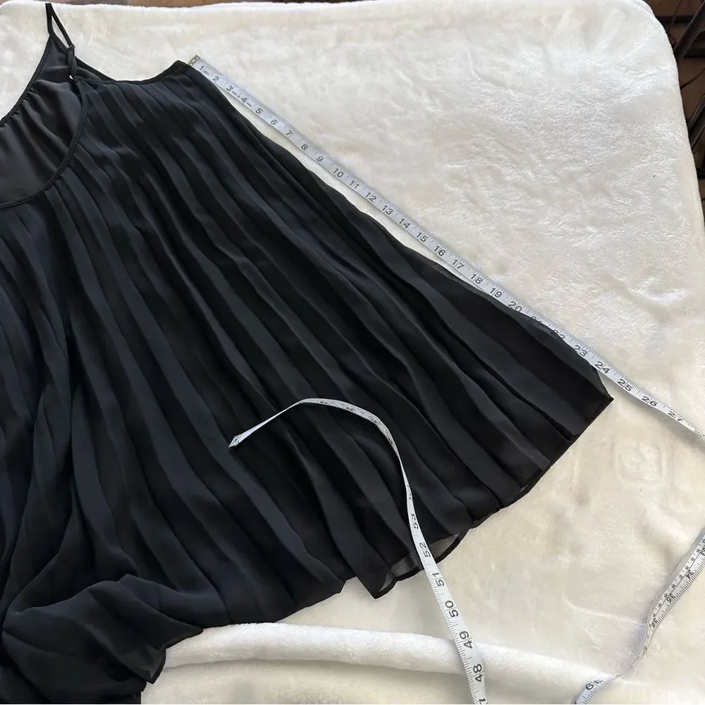 BCBGeneration black pleated lined sleeveless mini size M‎
